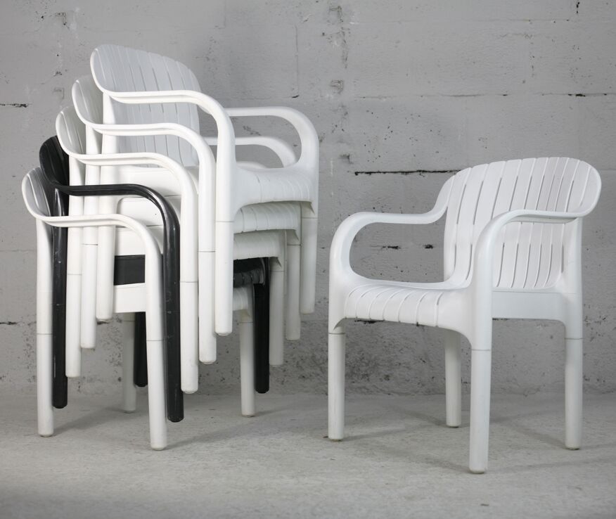 Pierre Paulin set of 6 outdoor armchairs "Dangari", Allibert. Plastic.  France, 1980 | Selency