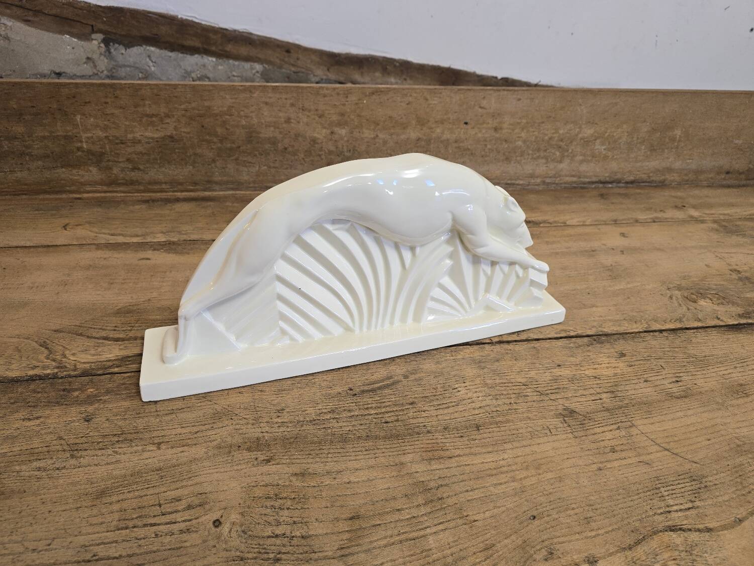 Sculpture en faïence émaillée blanche "lévrier en course" Abel René-Philippe