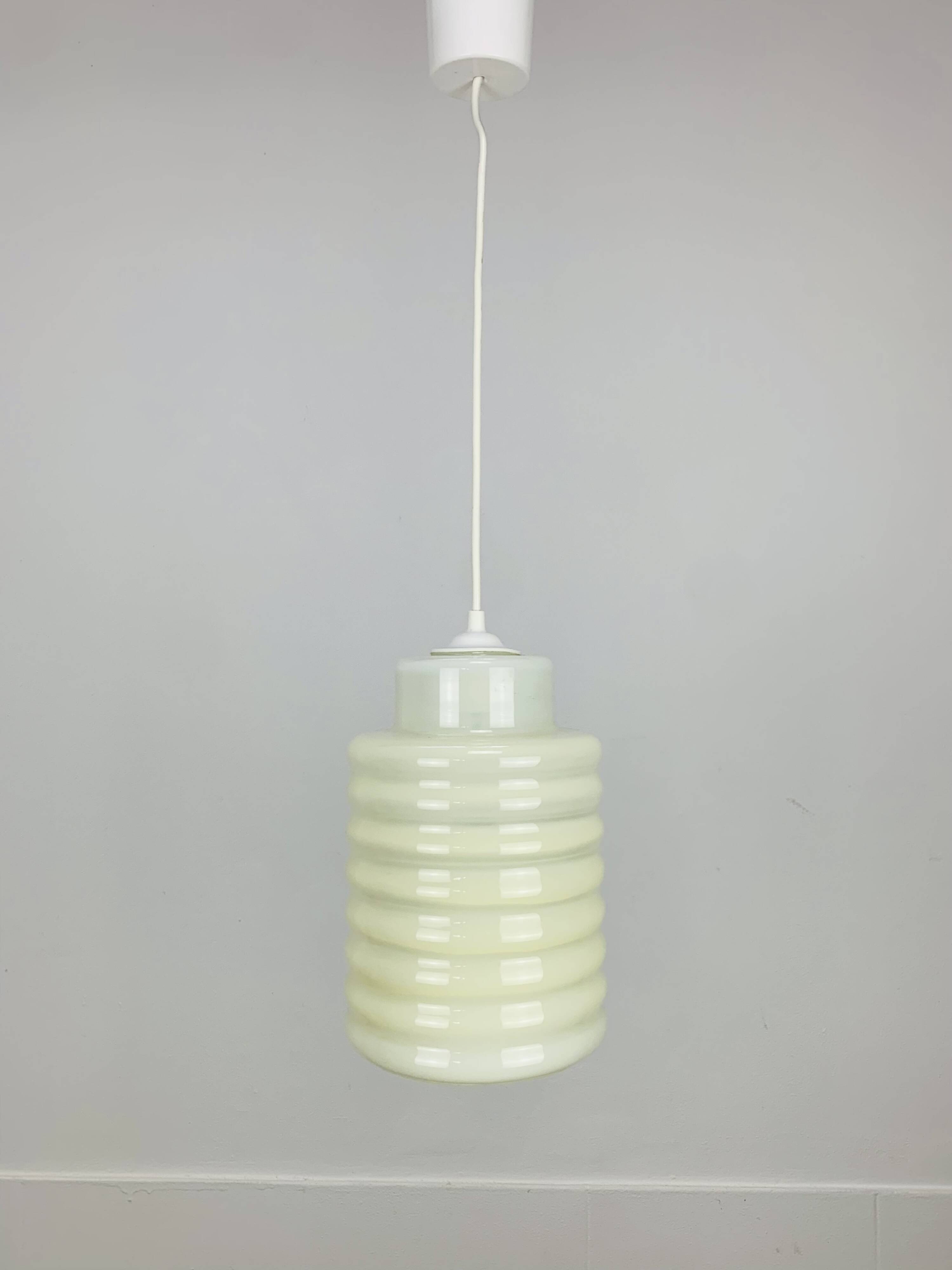 Suspension lampion opaline années 60, vintage