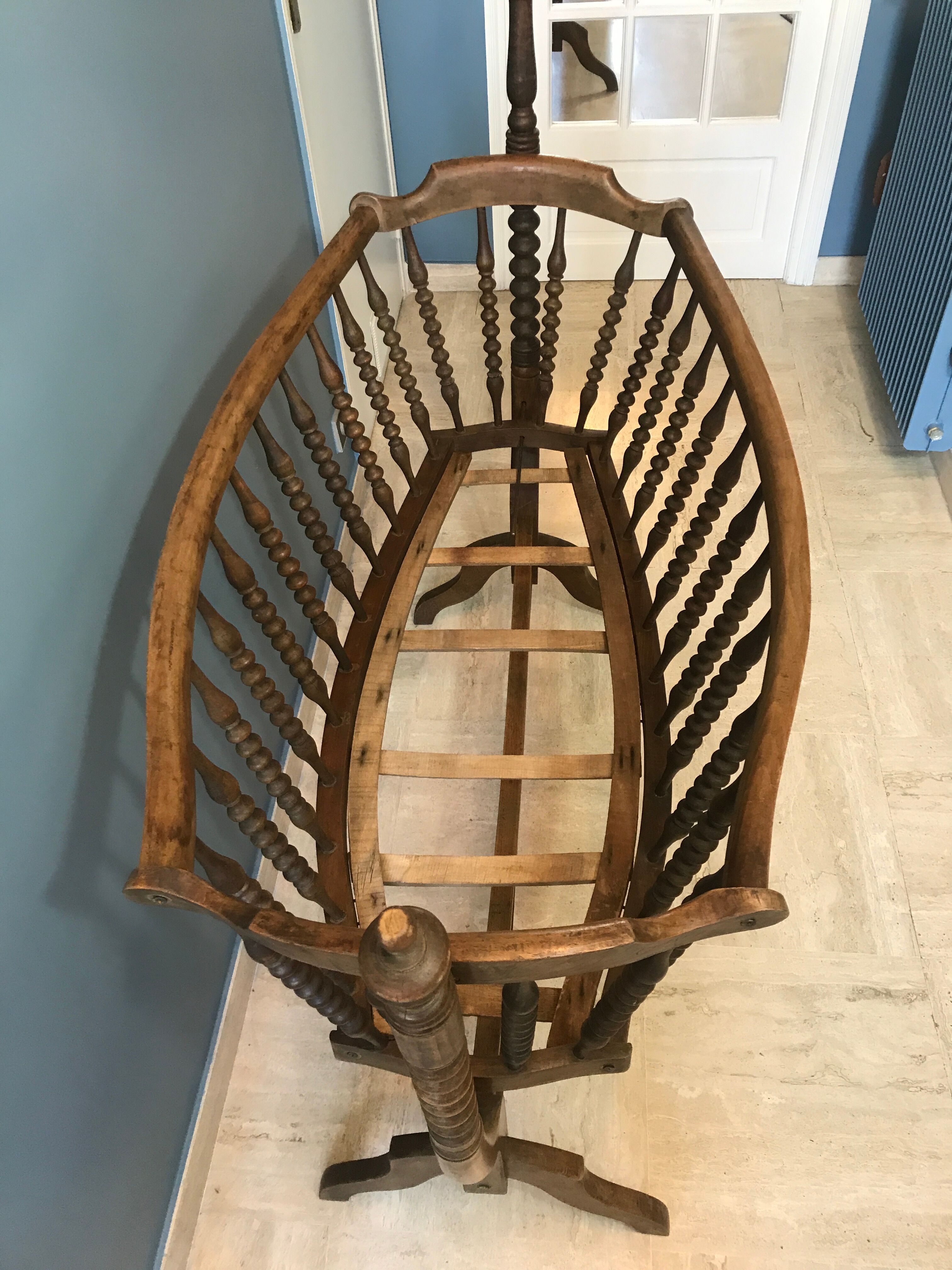 Former cradle gooseneck wooden early twentieth