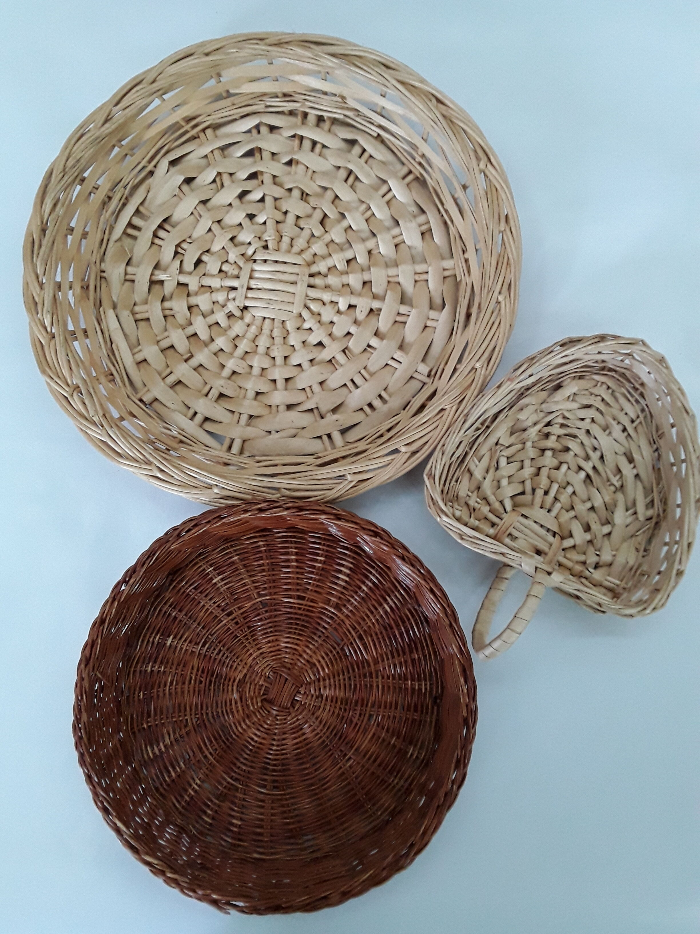 Set 5 wicker trays