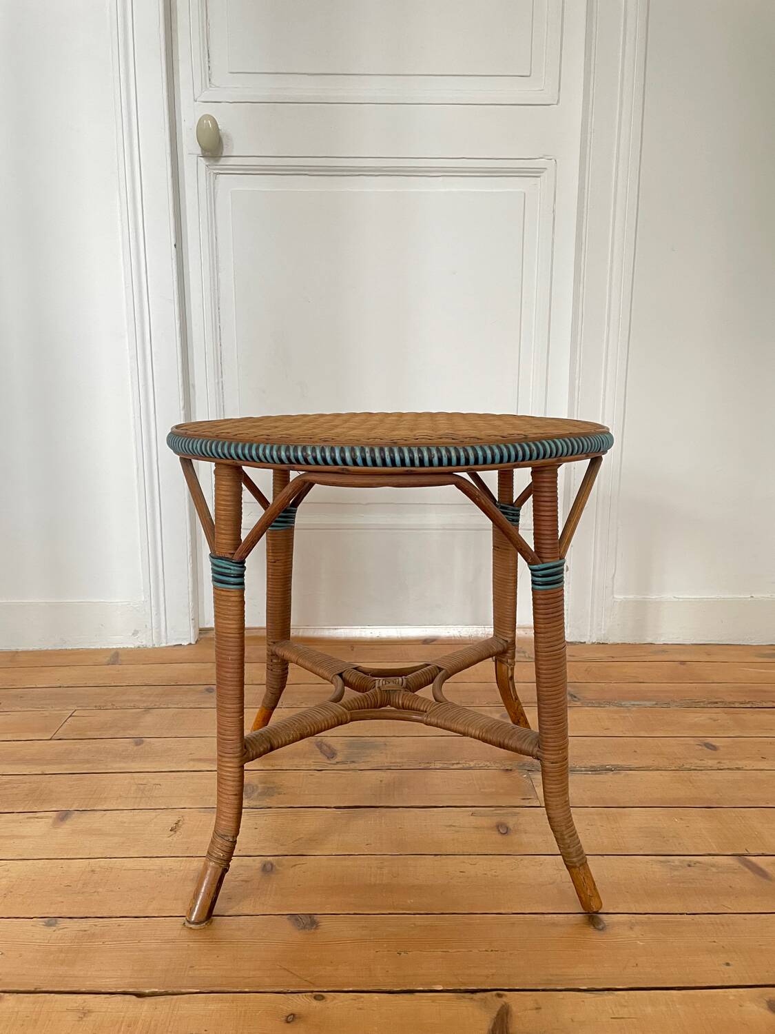 Vintage rattan coffee table pedestal