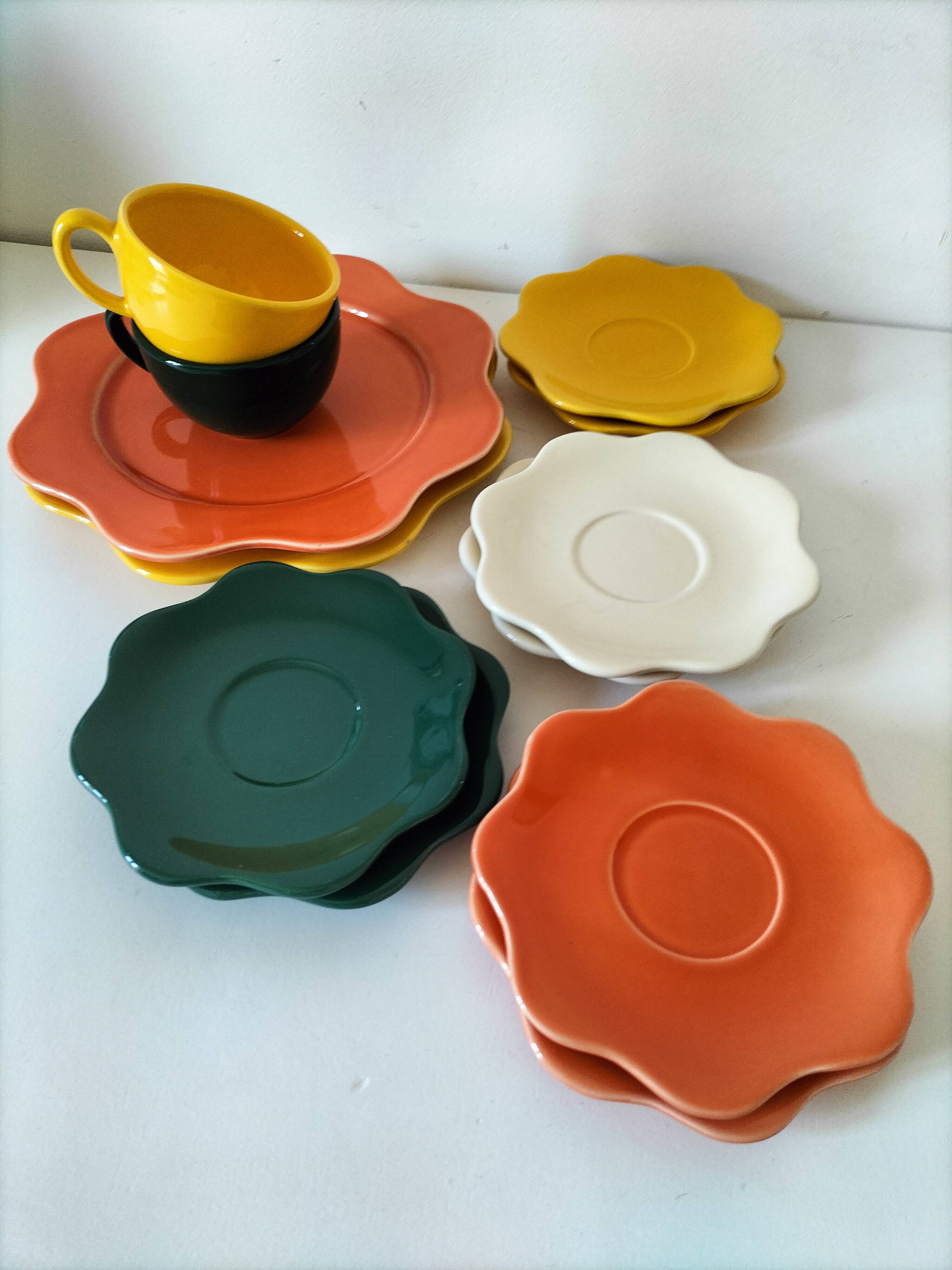 Ensemble de 12 pièces en céramique émaillée forme fleur