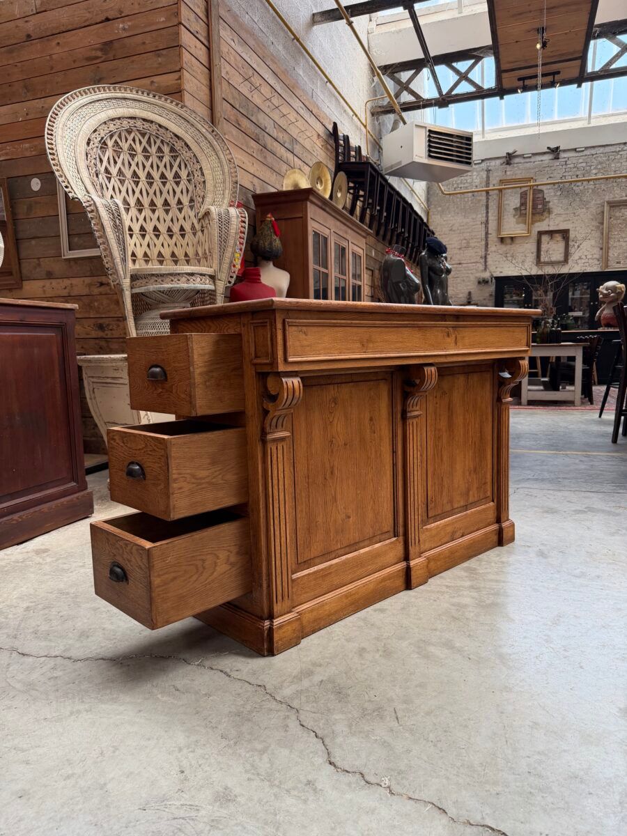 Oak counter from the 1950s