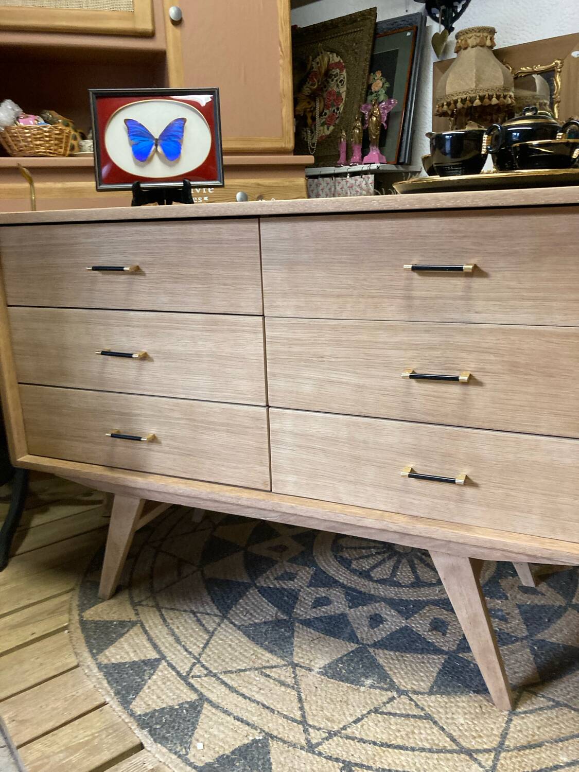 Buffet vintage ligne scandinave pieds compas