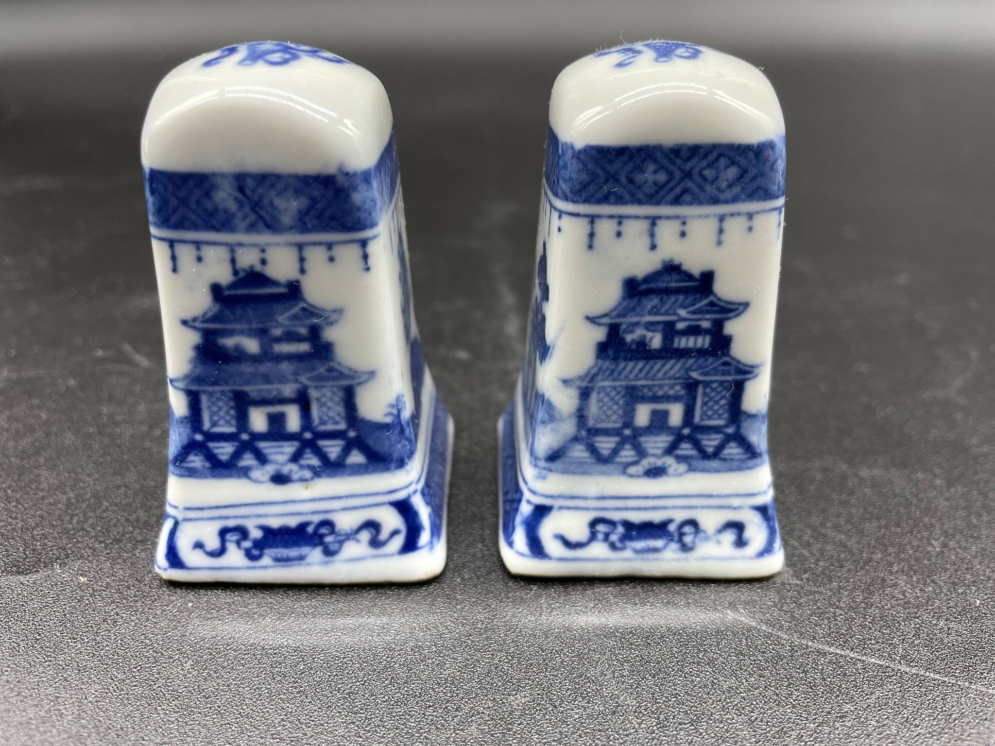 Elegant table set, Chinese porcelain, blue and white, condiments.