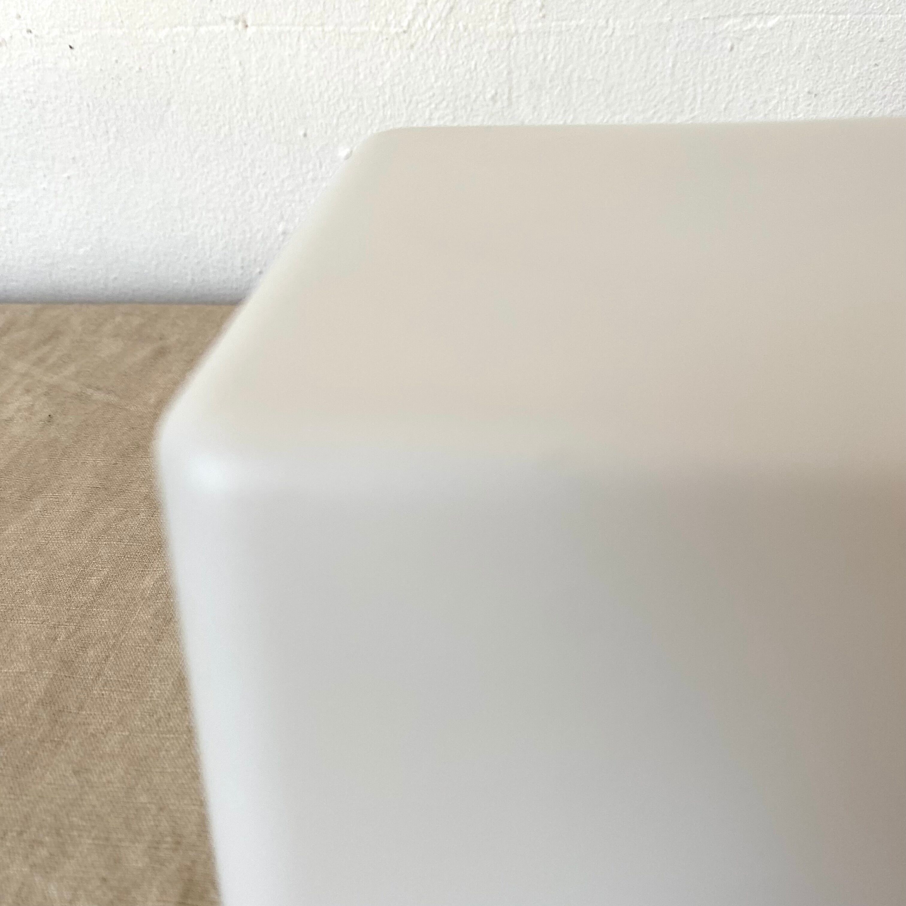 Vintage wall lamp in opaline and metal