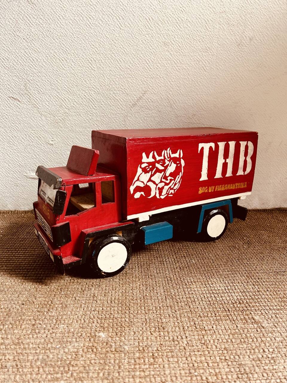 Wooden truck / madagascar / handmade