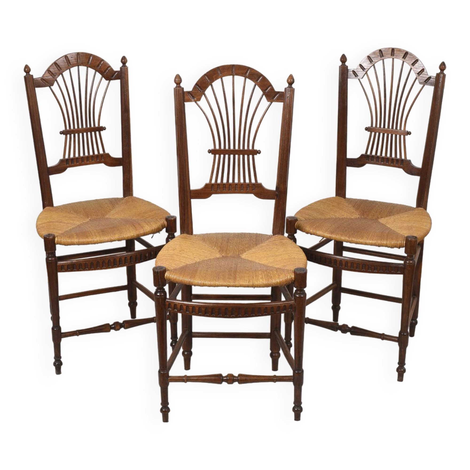 3 wooden and straw chairs, decorated with a sheaf of wheat.