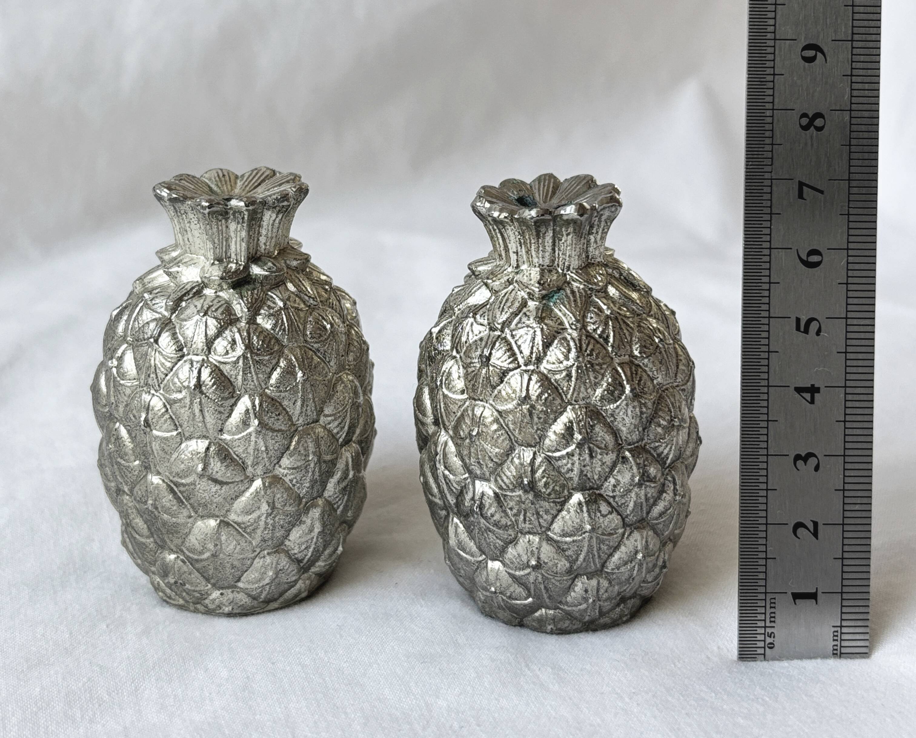 Maura Manetti pineapple-shaped salt and pepper shaker set
