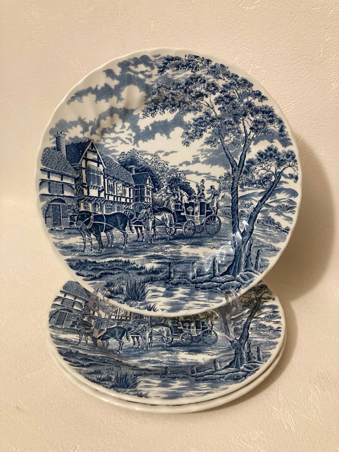 Royal Wessex English mail coach blue dinner plates