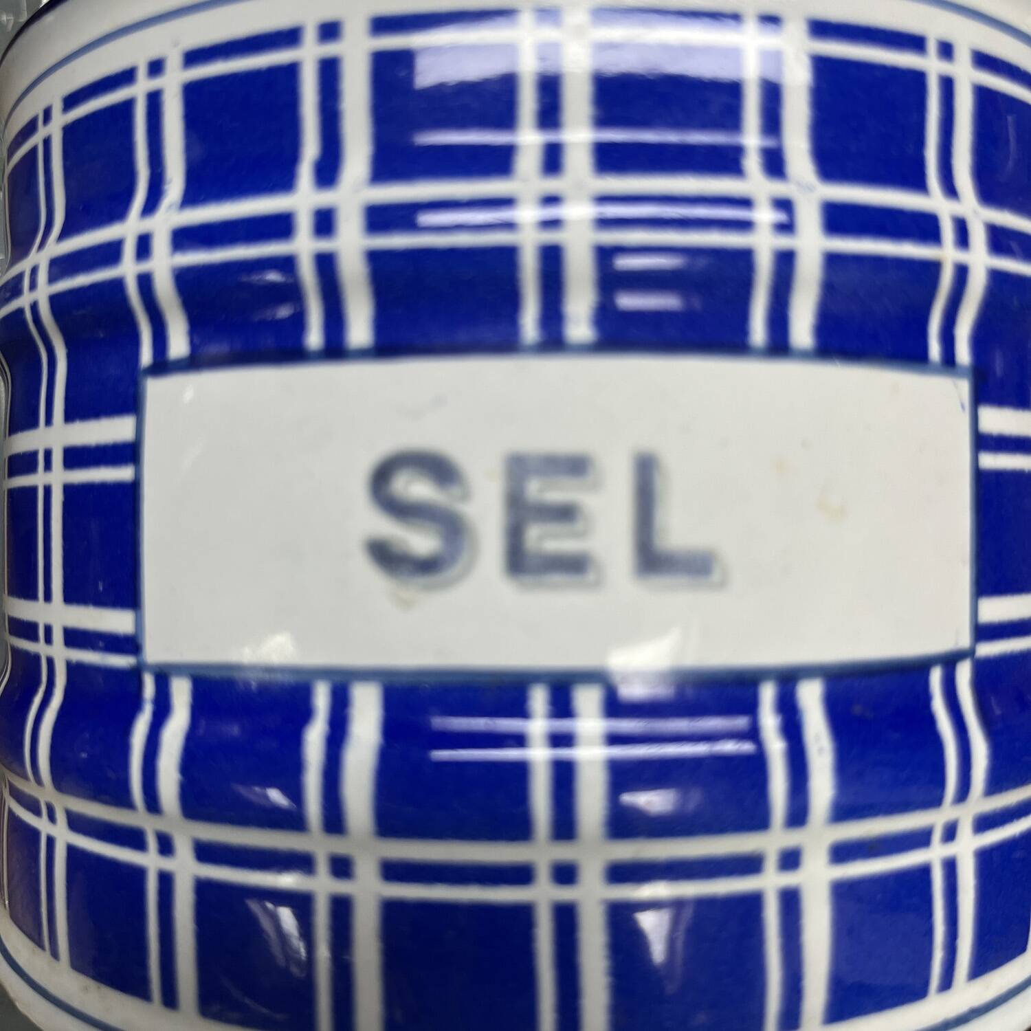 Tin salt box