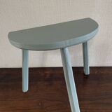 Tripod cowherd stool