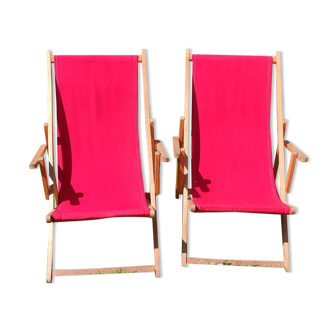 Pair of Chilean women/vintage deckchairs