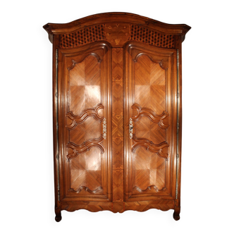 Armoire lyonnaise