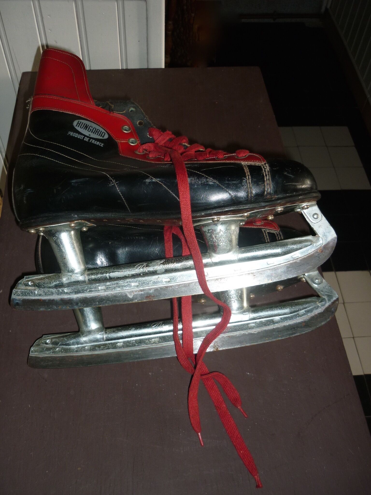 Hungaria ice hockey skates, tail 43