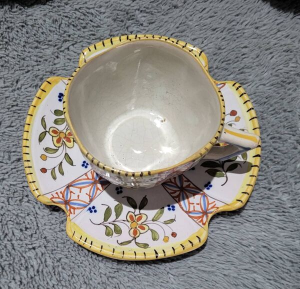 3 tasses et soucoupes sous tasses signé Jules Verlingue en bon état