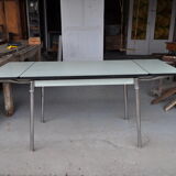 Table in water green formica