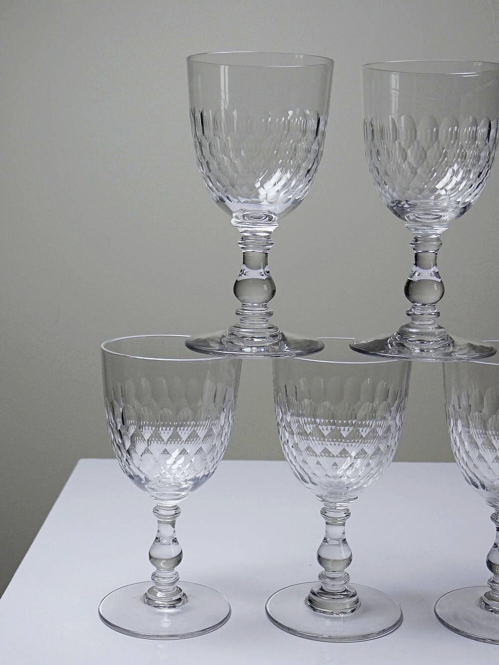 Set of 7 cut crystal port glasses by Baccarat, Richelieu variant.
