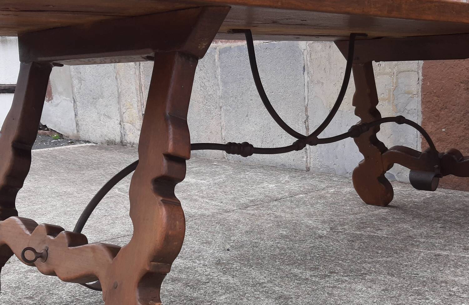 Spanish table with oak lyre legs (19th century)