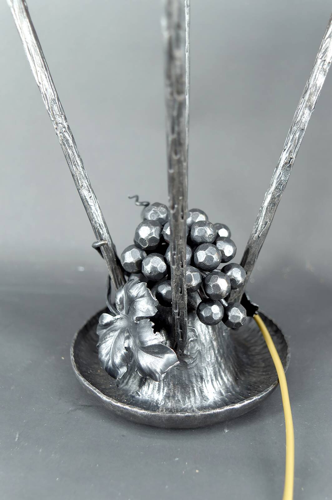 Pair of Wrought Iron Lamps, Vine Theme, Müller Frères, Art Deco, 1925