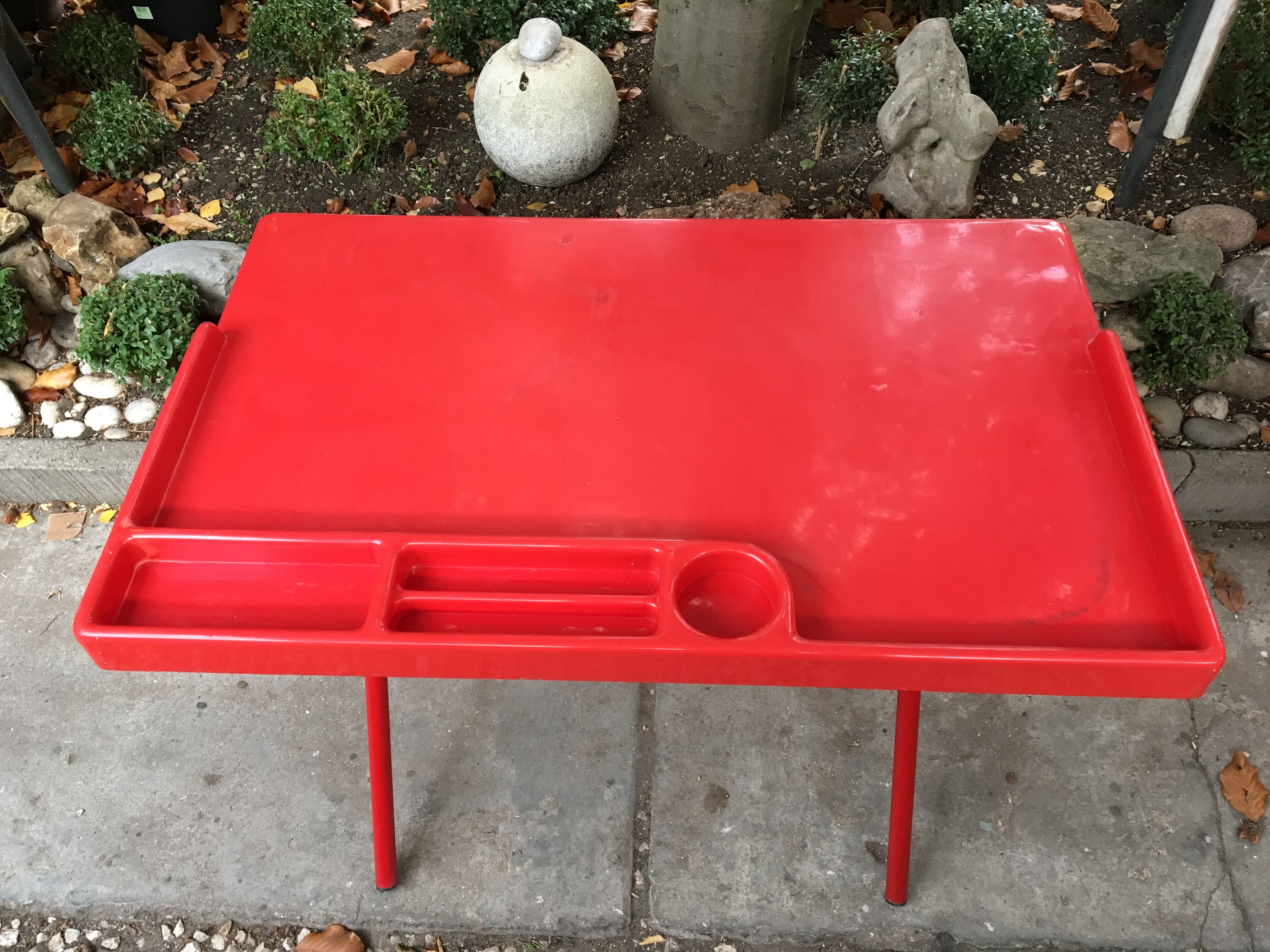 Red lacquered desk 70s