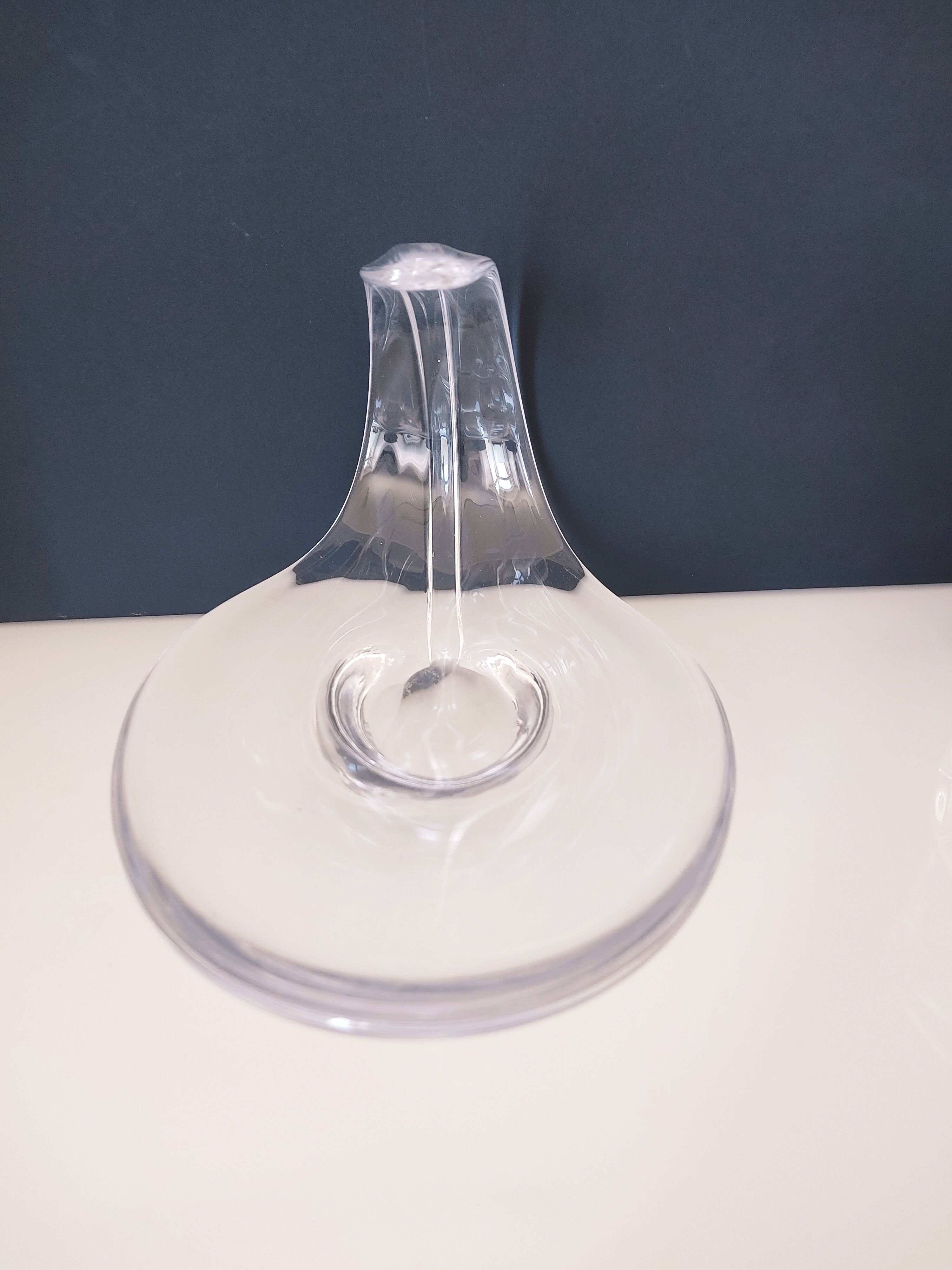 Empty cup crystal pocket
