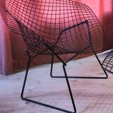 Deux sièges et un repose pied Bertoia Diamond