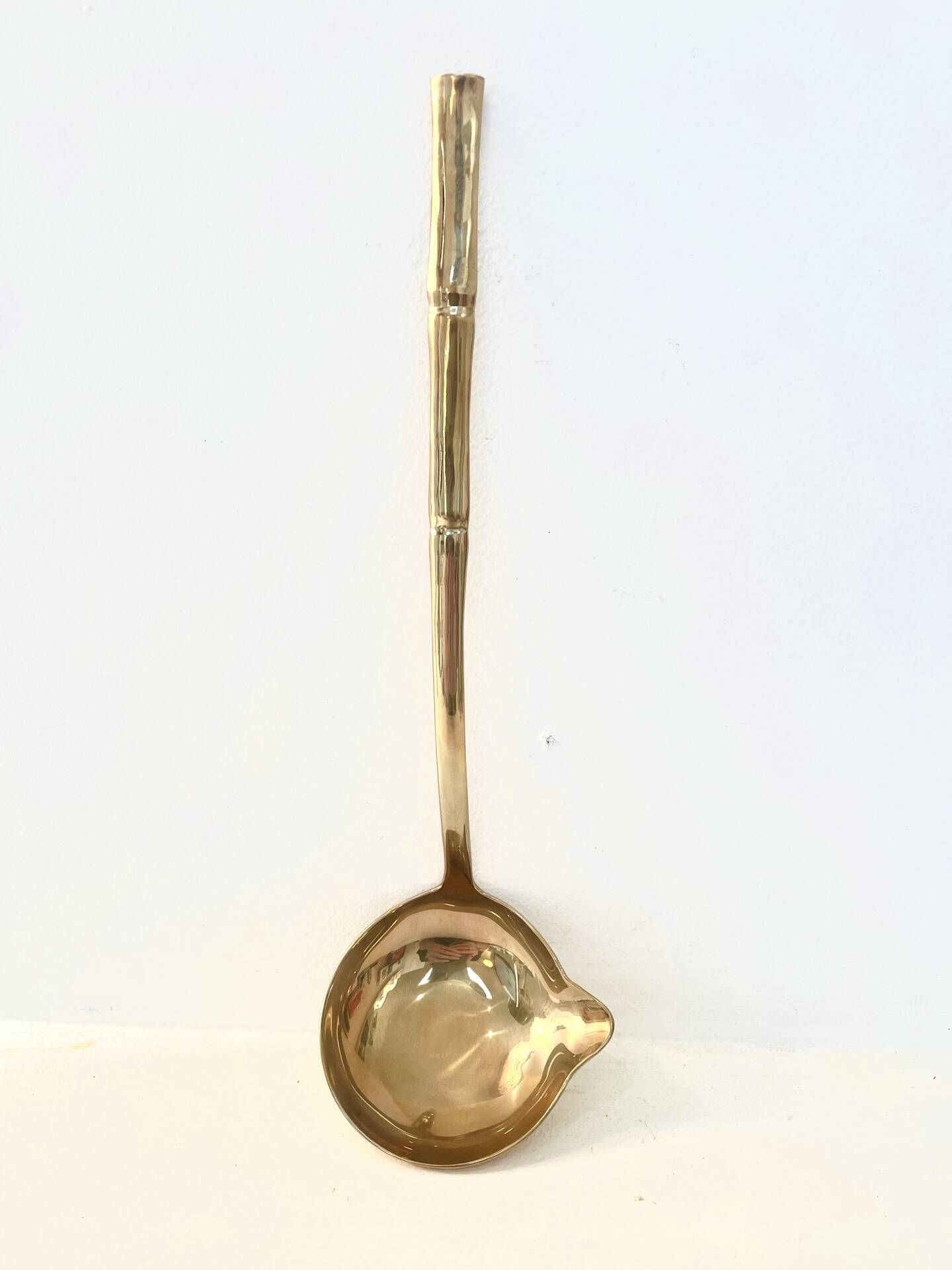 Golden louche Hollywood Regency - circa 1970