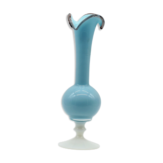 Vase bleu en opaline