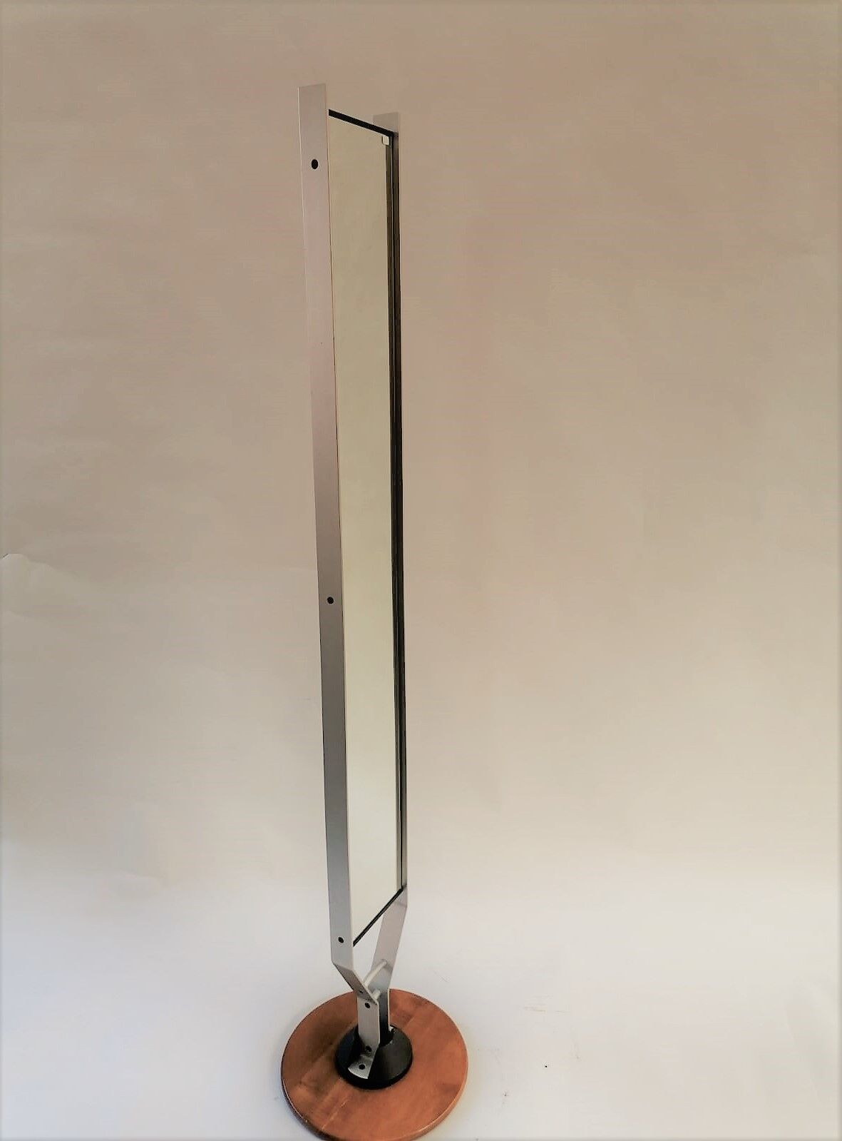 Italian coat hanger with mirror