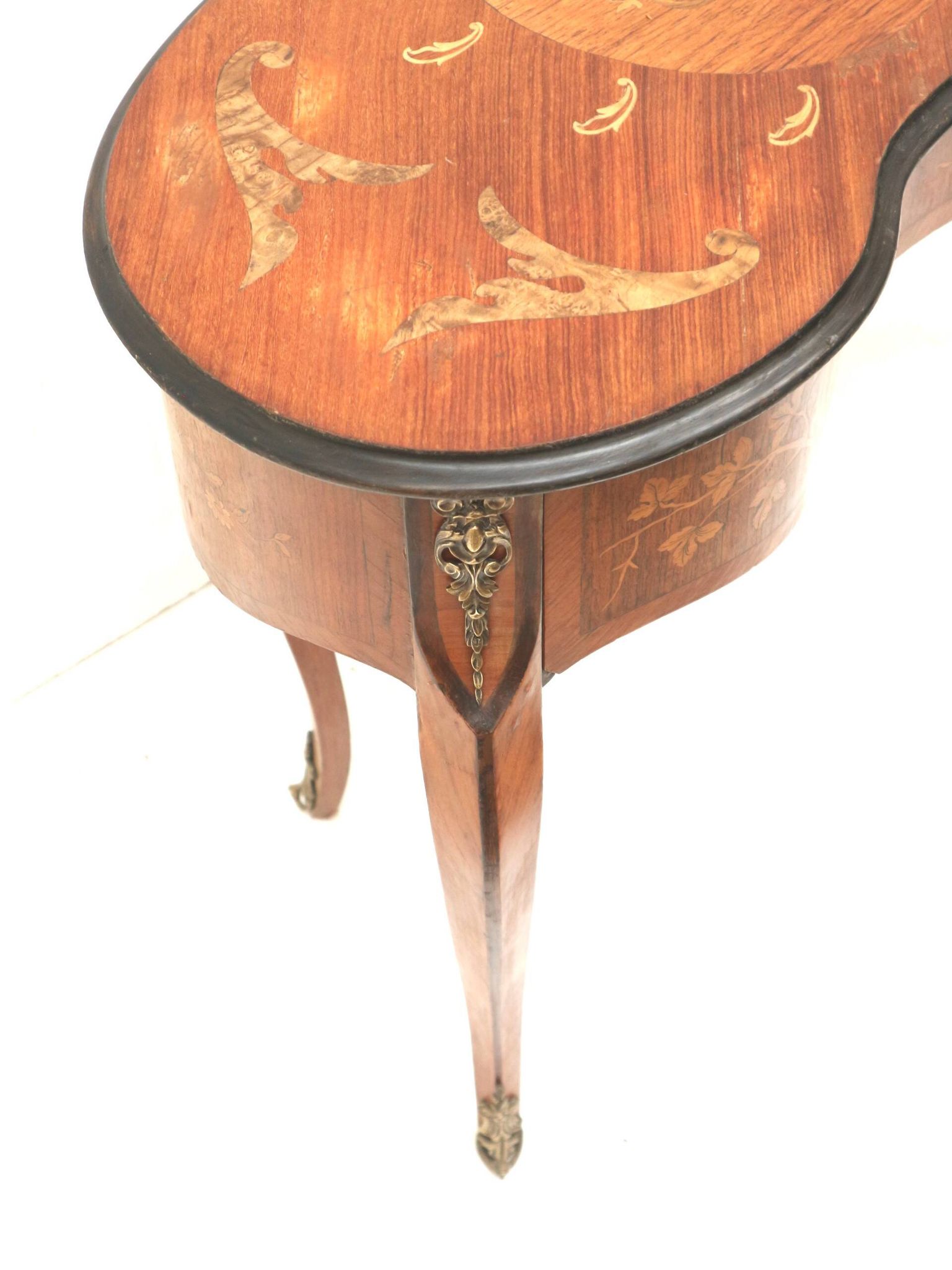 Louis XV kidney-shaped sideboard / side table from the 19th cent