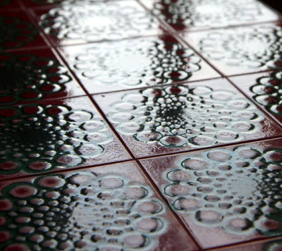 Coffee table ceramic red and green 1960