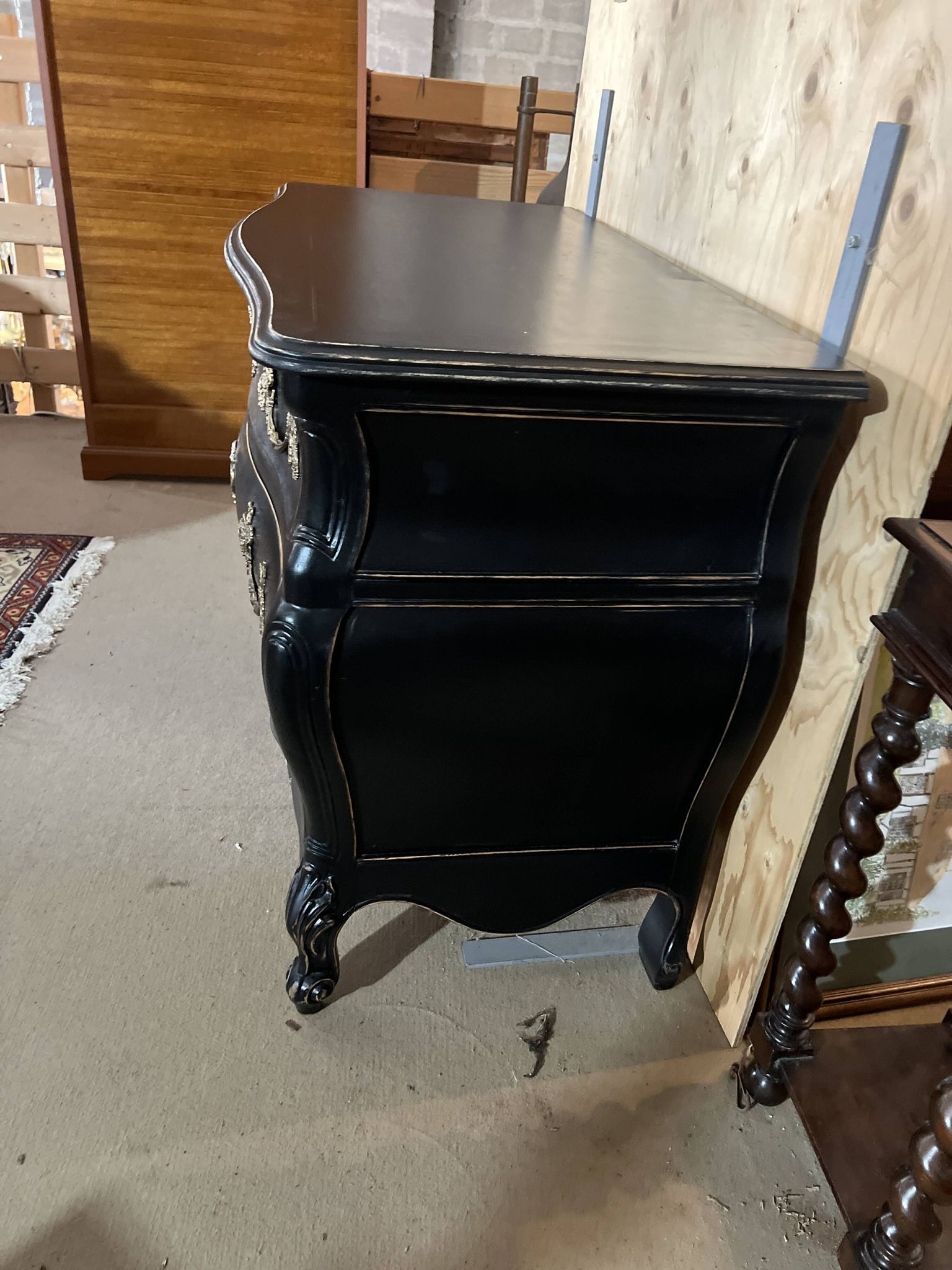 Curved chest of drawers, Louis XV style, Bordeaux type, lacquered in black