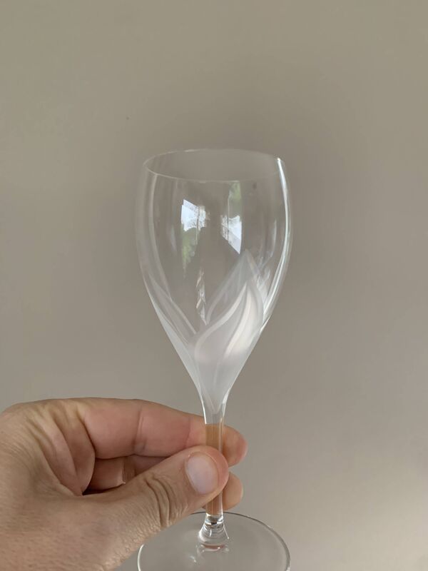 12 verres à vin décor feuille