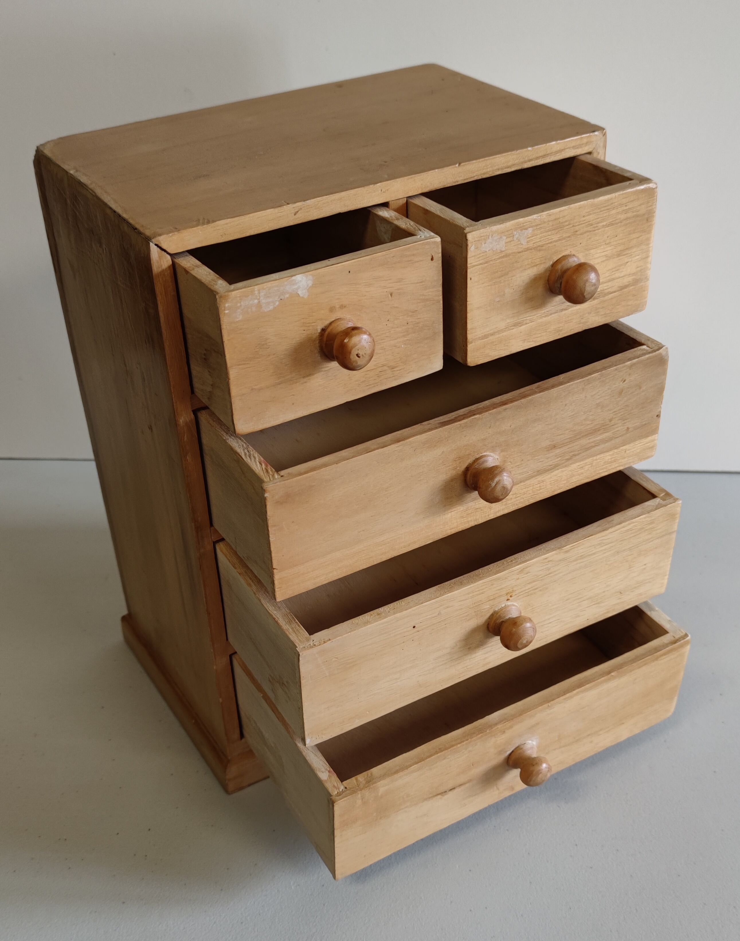 Small storage cabinet
