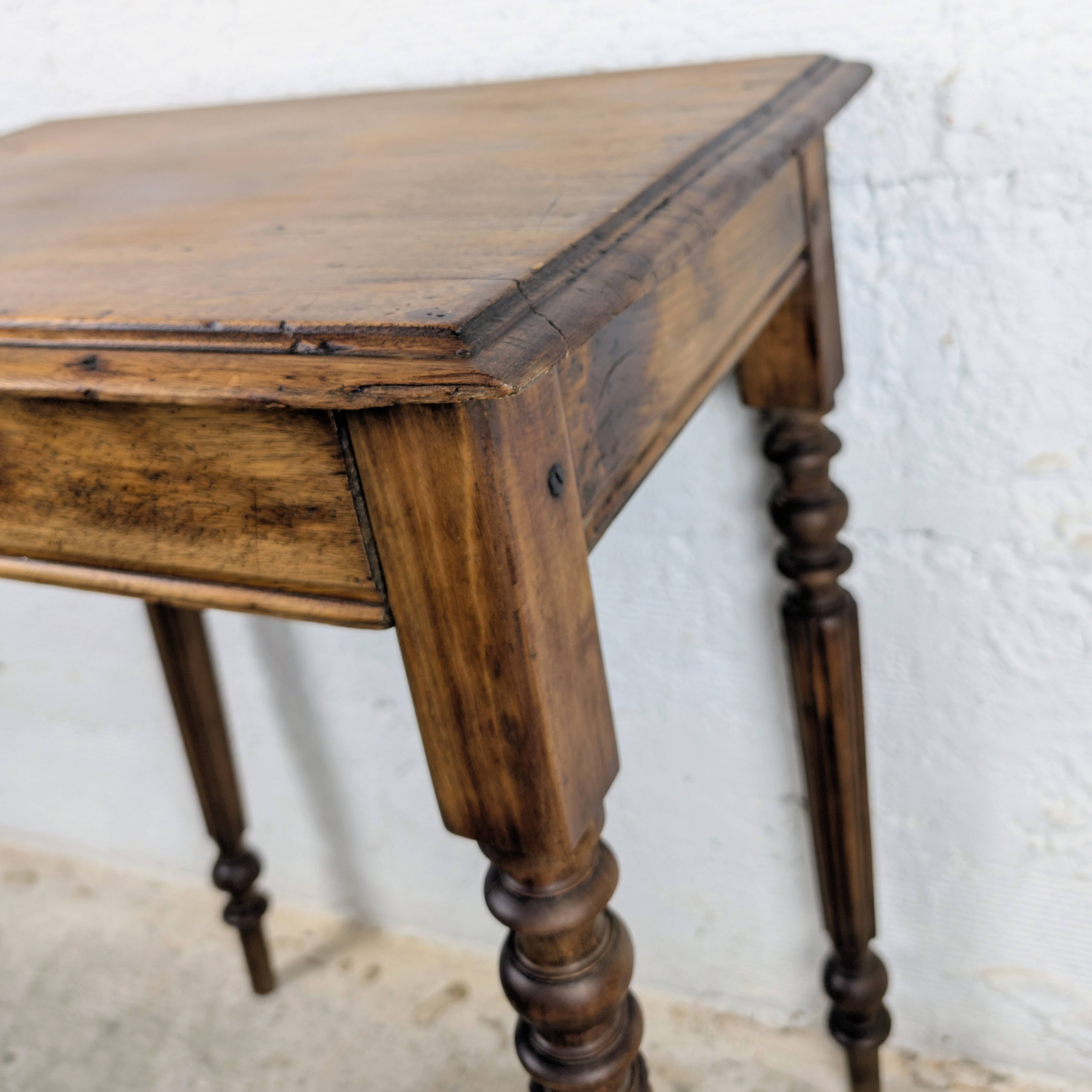 The small table with Louis XVI charm.