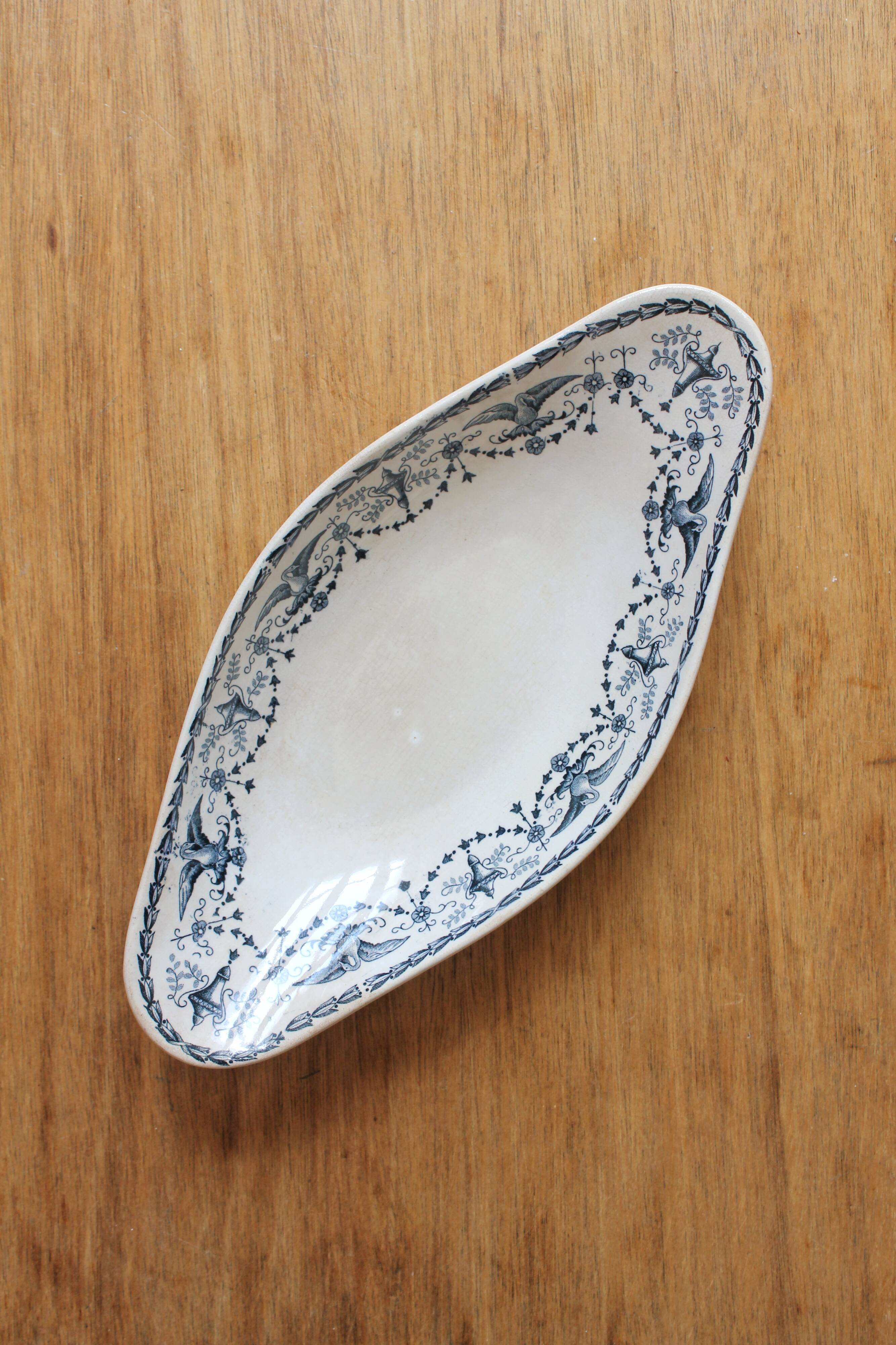 Flat dish in ironstone model "Primerose" Badonviller