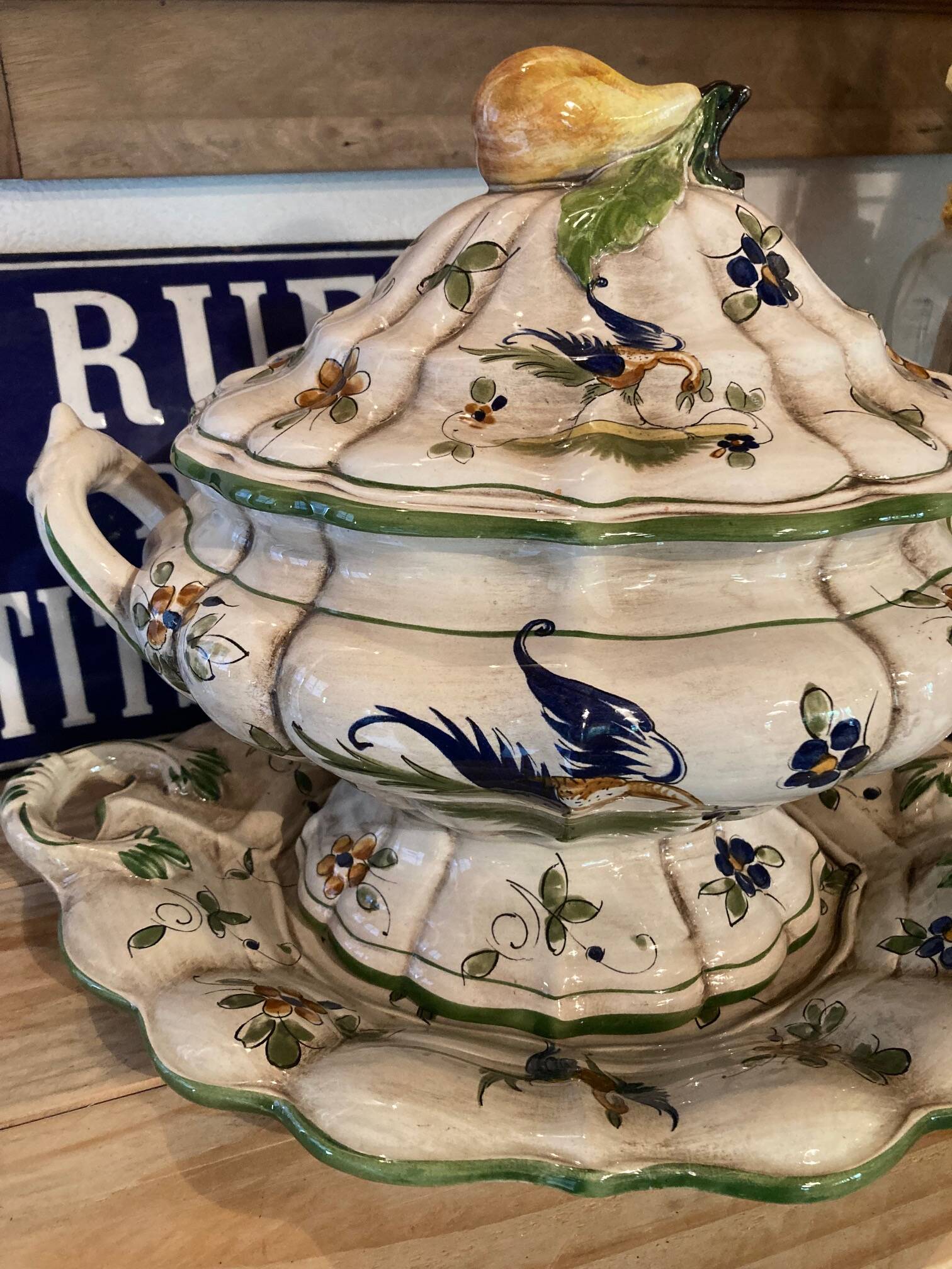 Soupière ovale et plat "Capodimonte", Italie