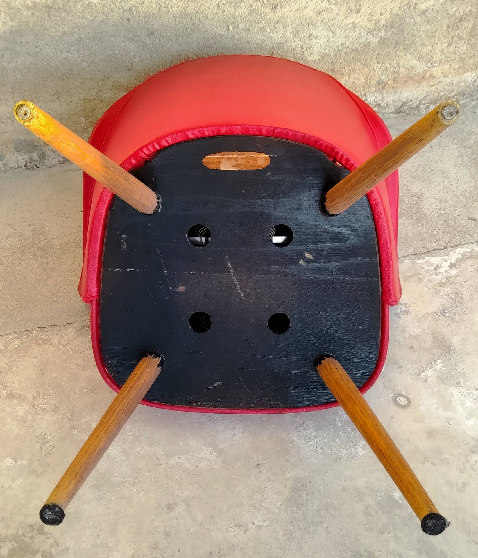 Cocktail chair in wood and red moleskin - 1960s