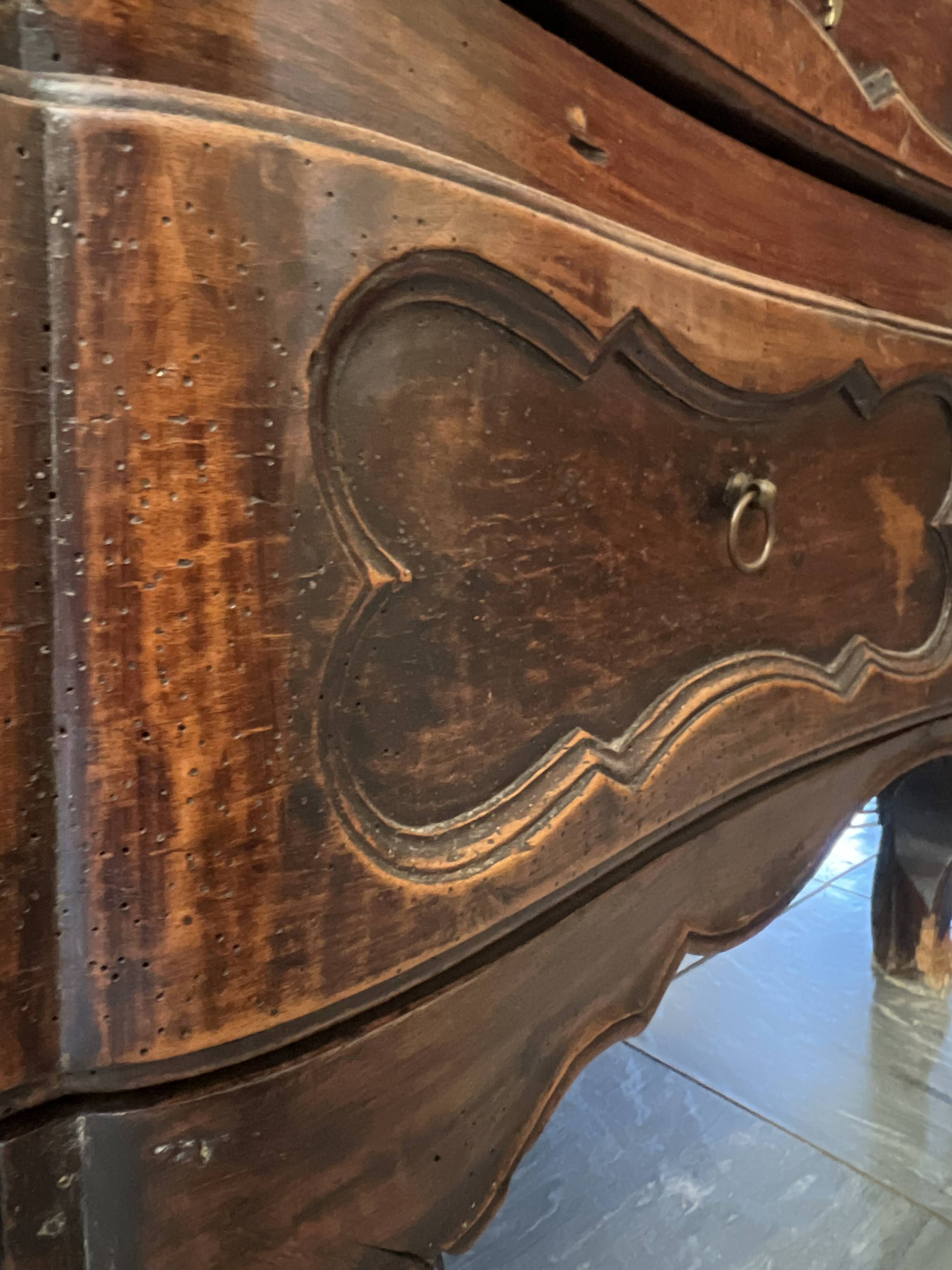 Chest of drawers with 3 drawers in Louis XV style.