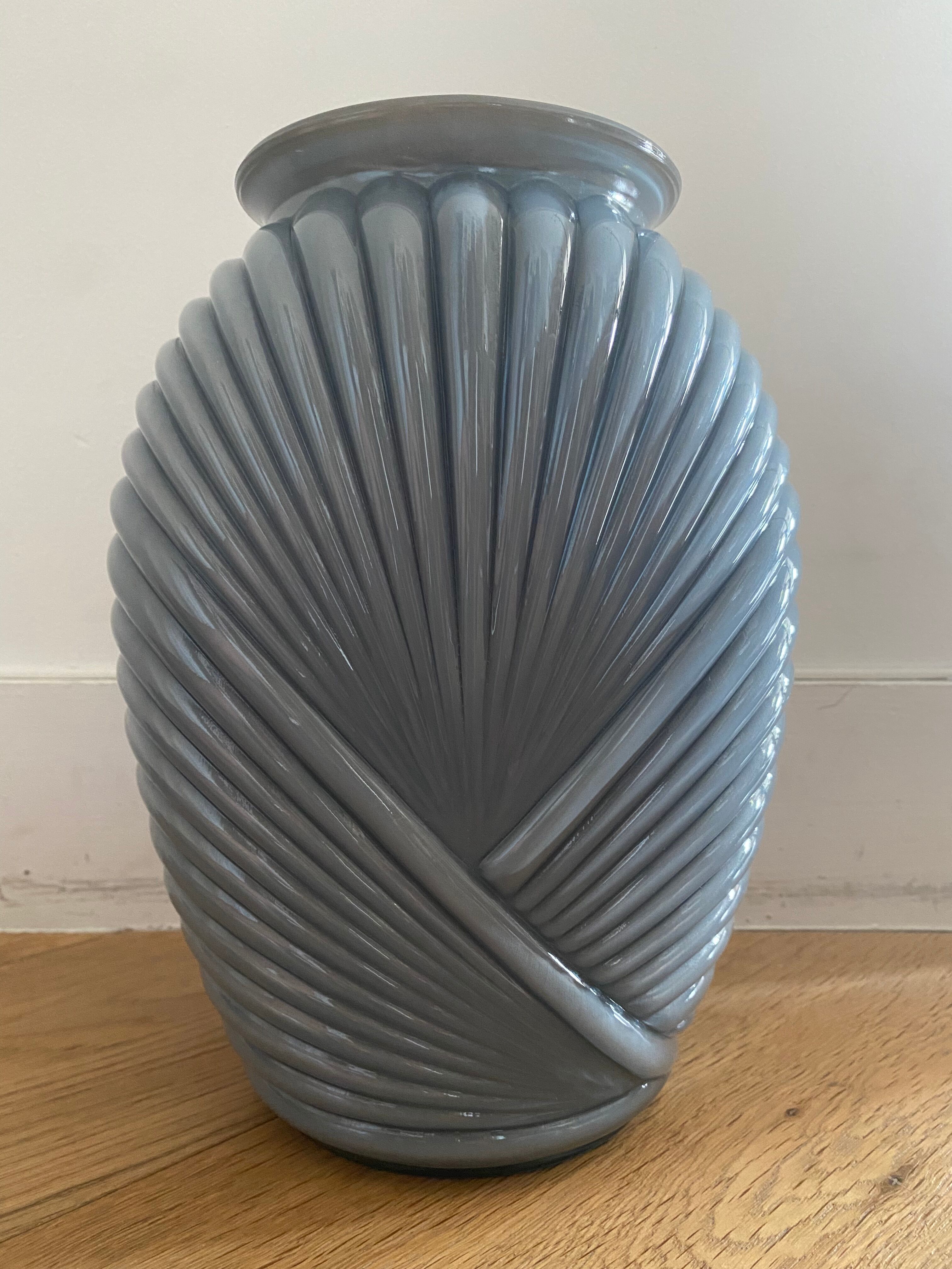 Vase  art déco en verre gris Anchor Hocking