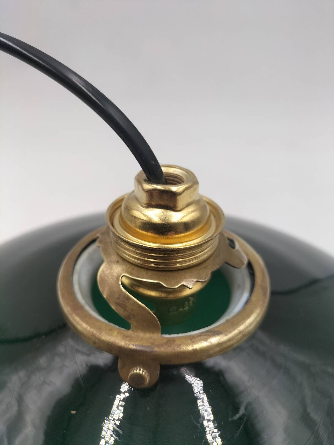 Suspension in green opaline