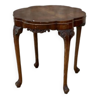 Pedestal table