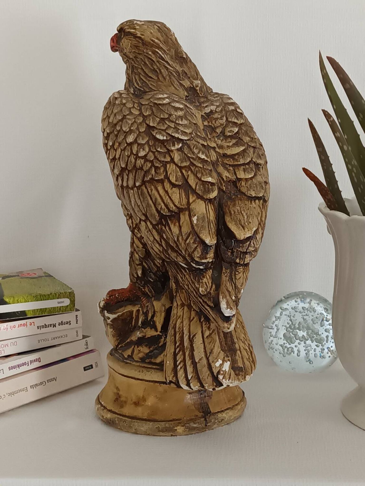 Statue d'aigle en plâtre vintage