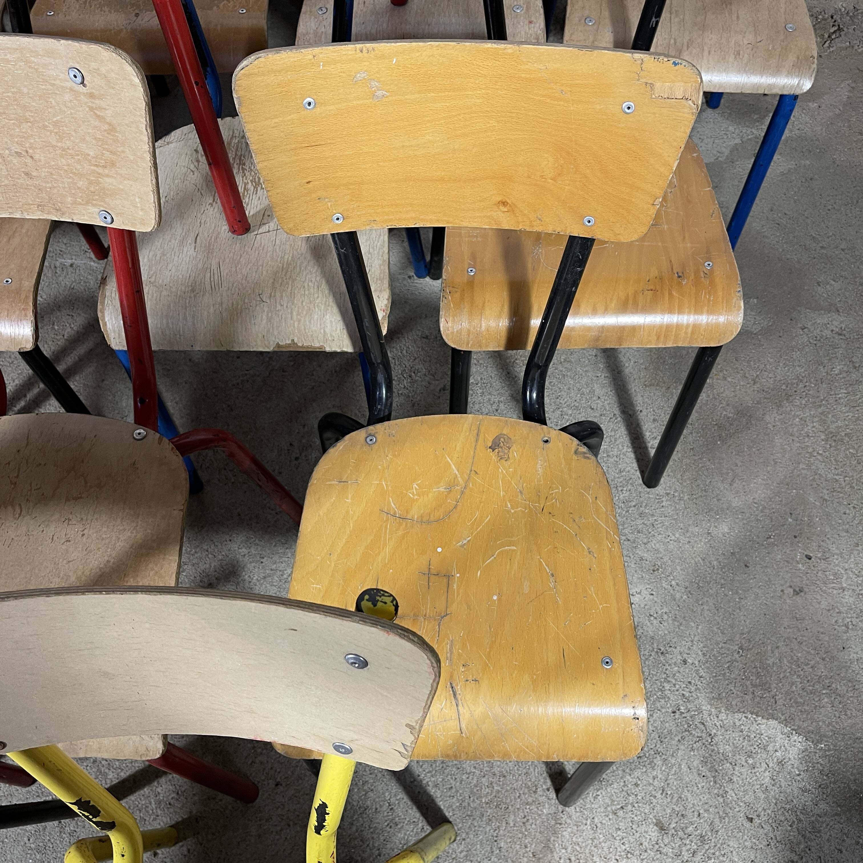 Set of 16 school chairs