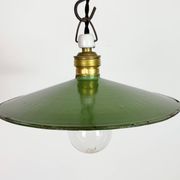 Lampe industrielle en émail vert, années 1930