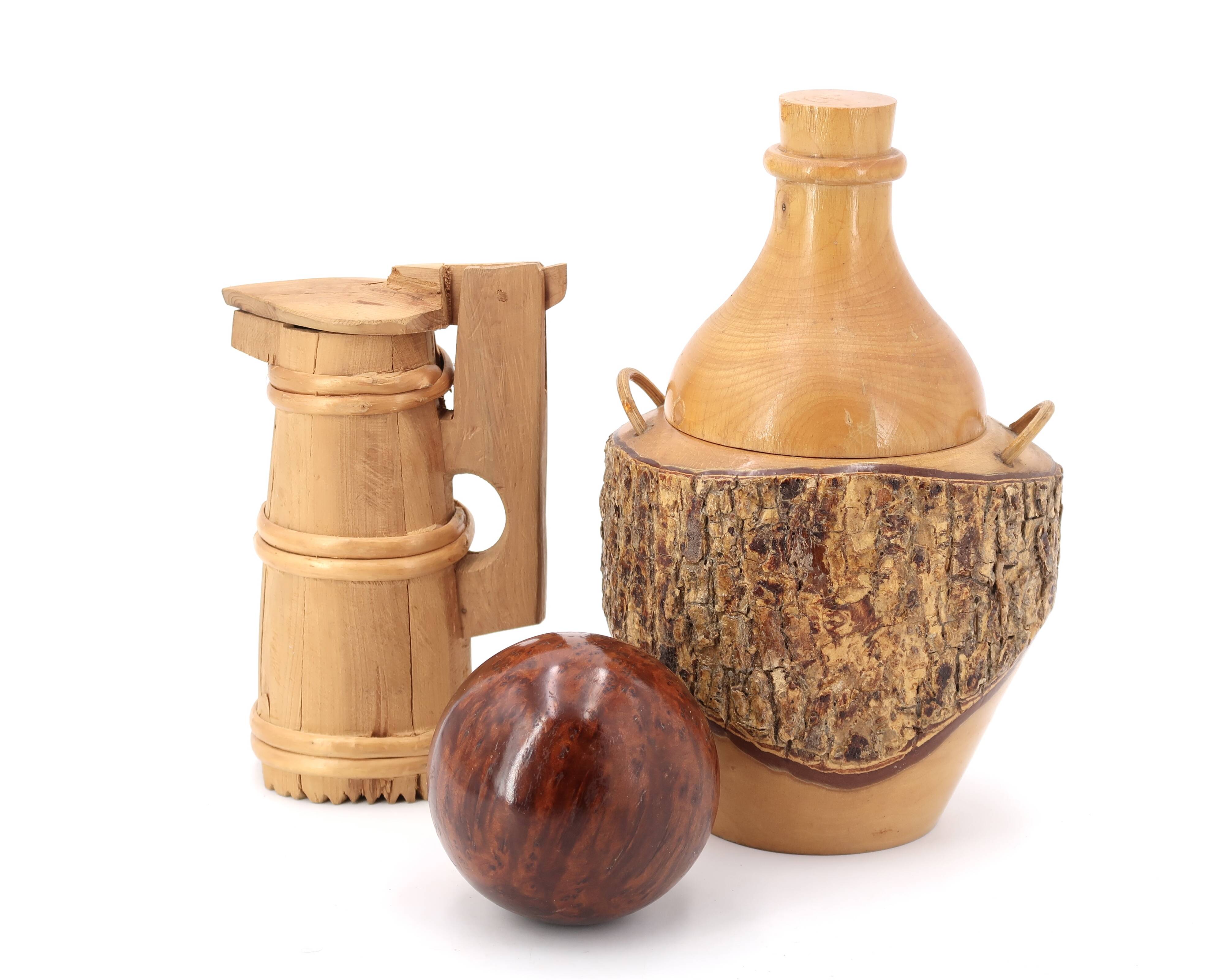 Pichet décoratif rustique en bois, années 50