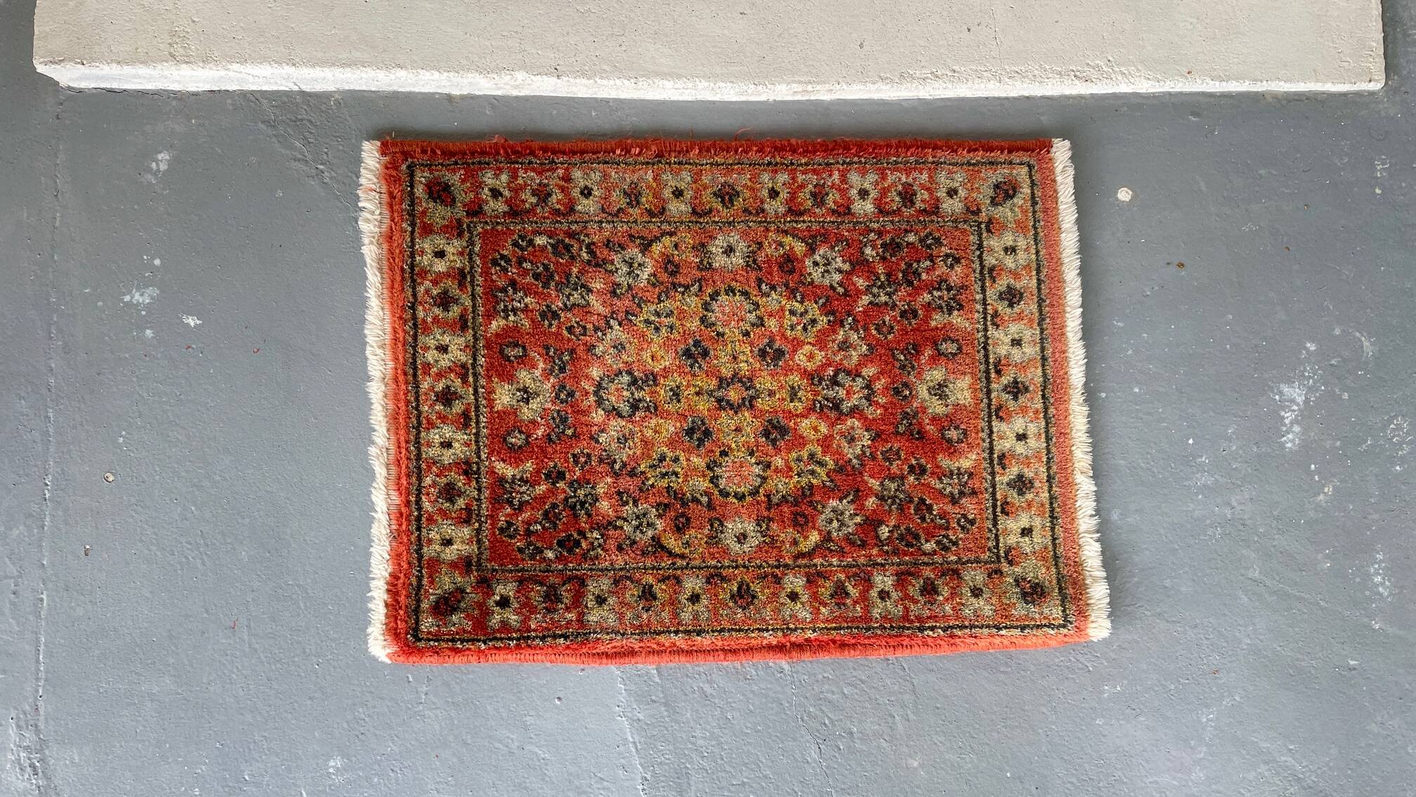 VINTAGE RUG Made in Belgium