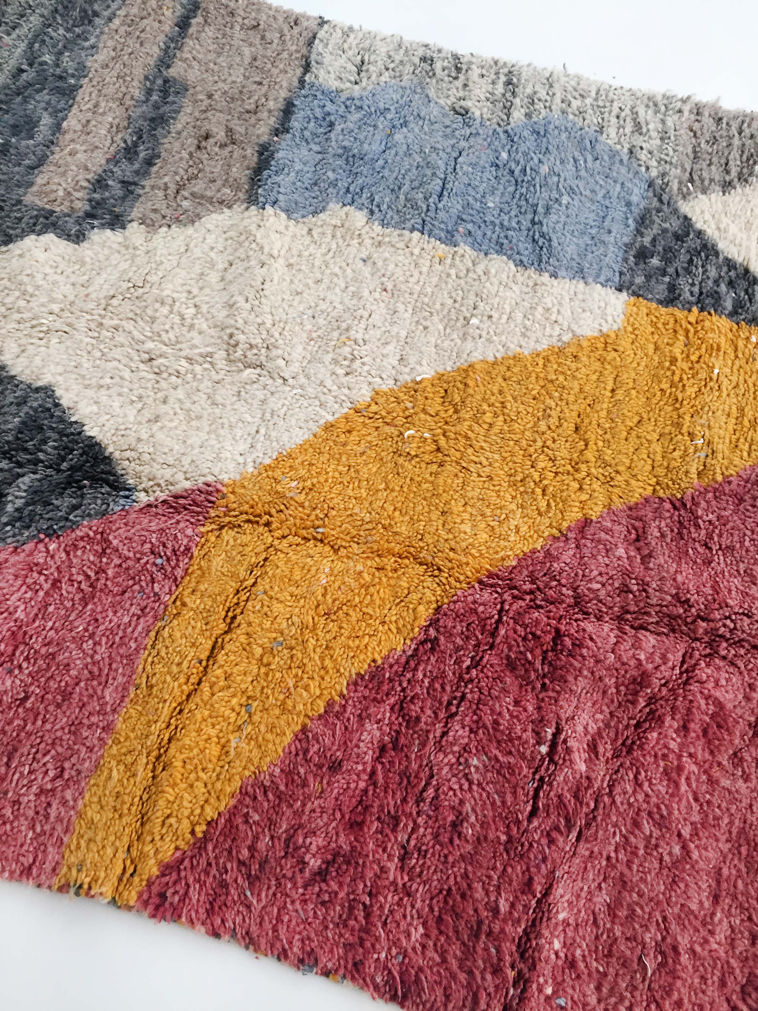 Moroccan Berber carpet Boujaad unbleached with colored flats 243x142cm